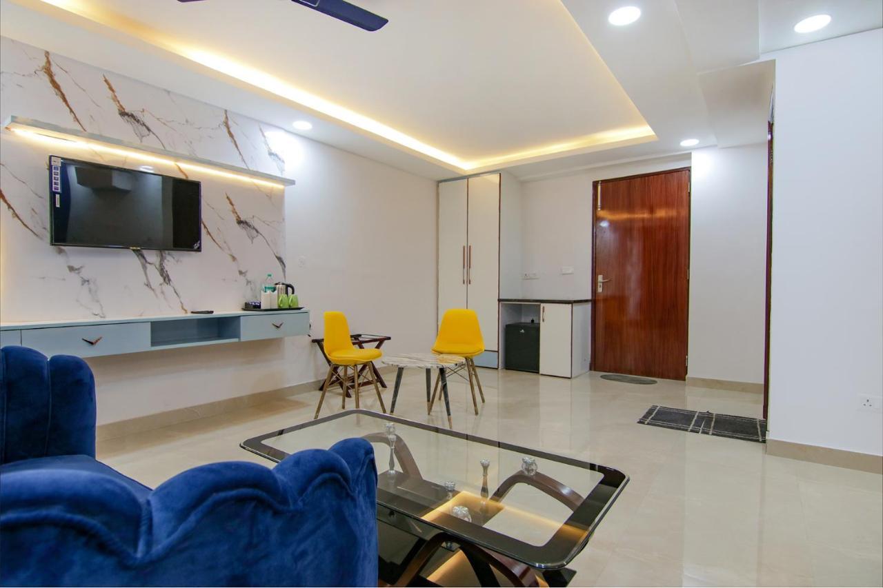 Fabhotel Satyam International Noida Exterior photo