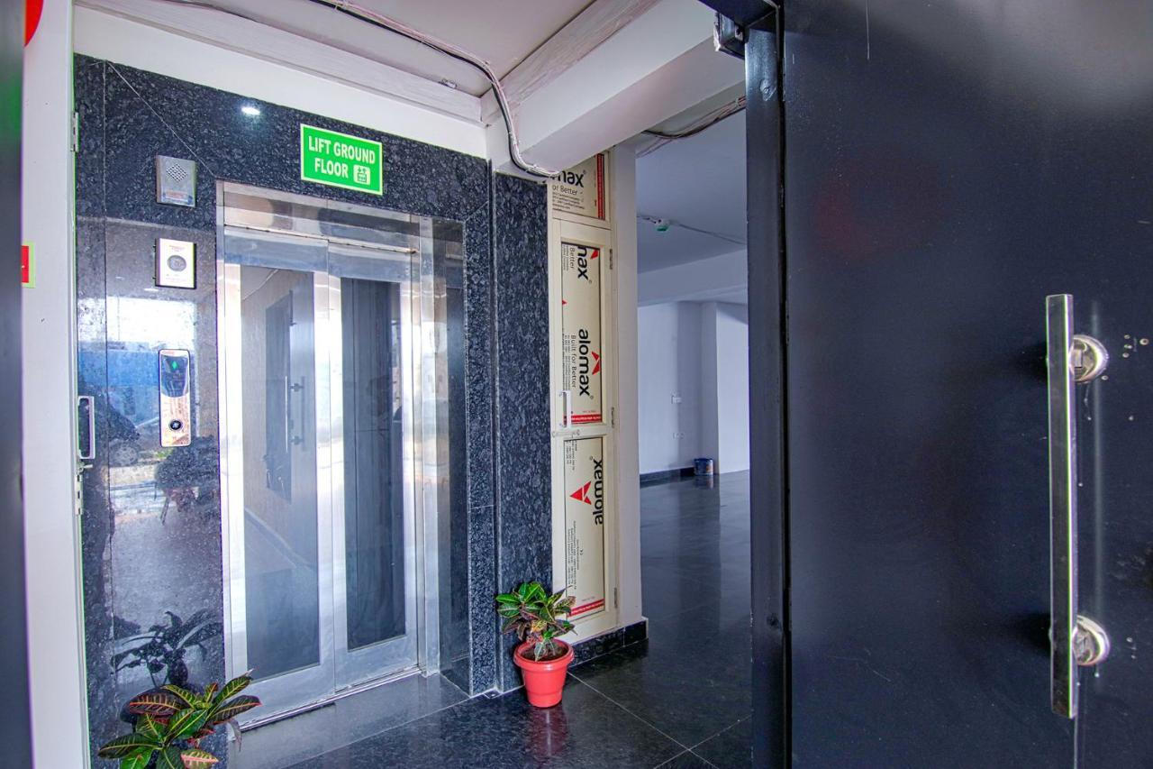 Fabhotel Satyam International Noida Exterior photo