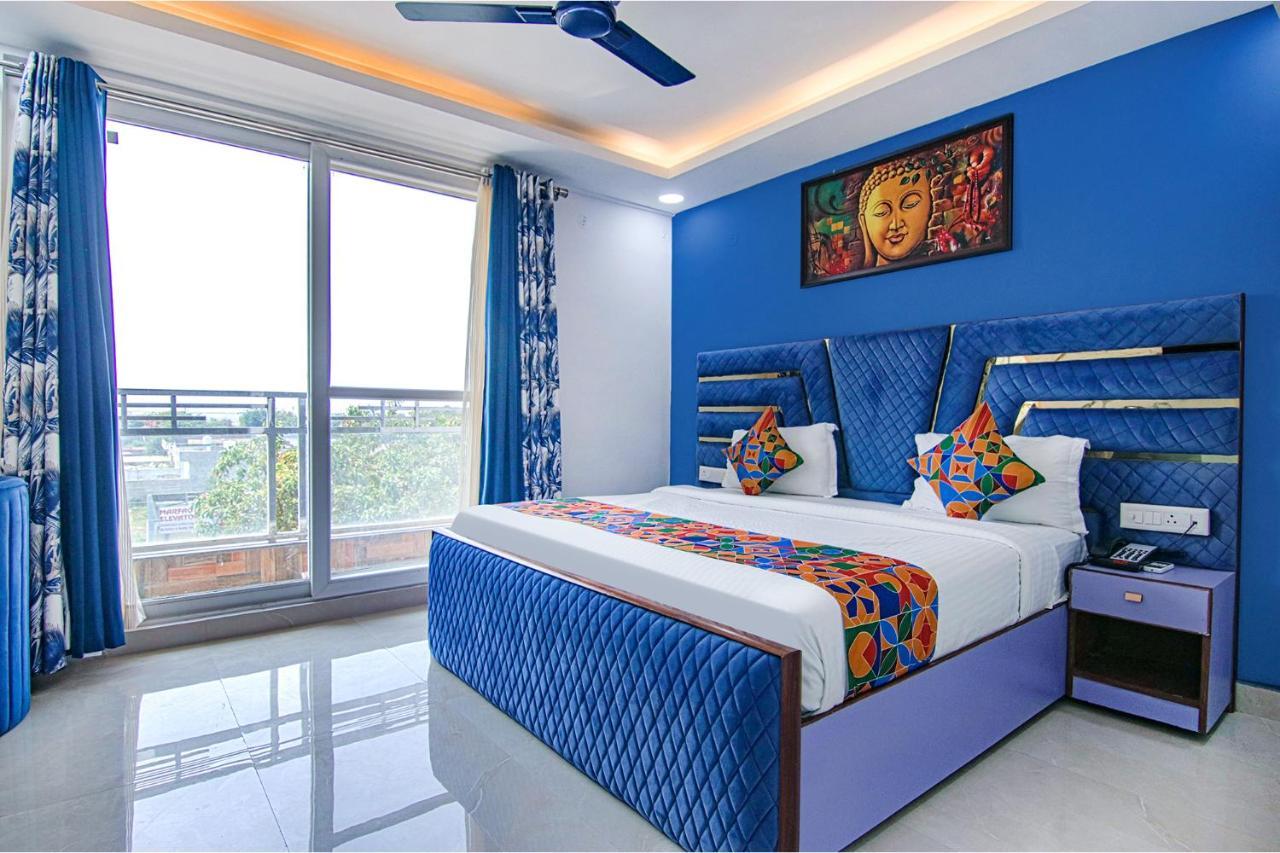 Fabhotel Satyam International Noida Exterior photo