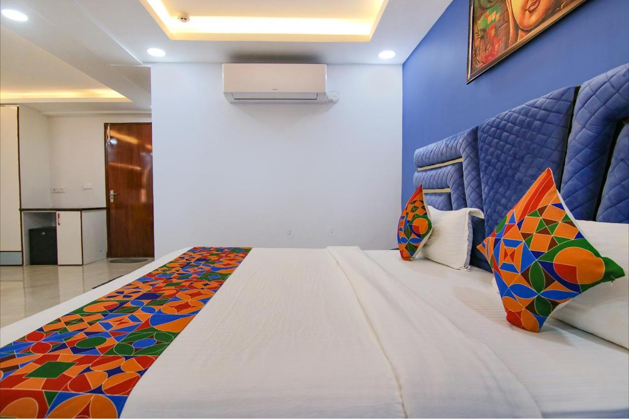 Fabhotel Satyam International Noida Exterior photo