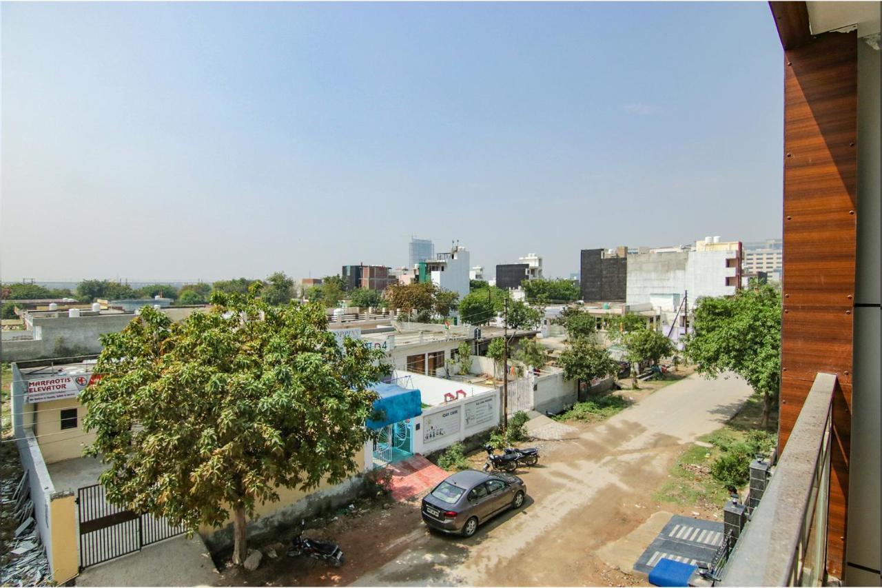 Fabhotel Satyam International Noida Exterior photo
