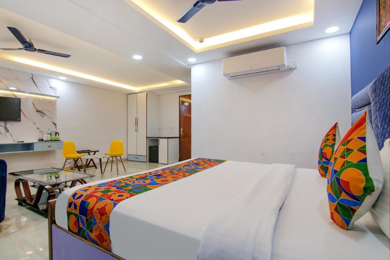 Fabhotel Satyam International Noida Exterior photo